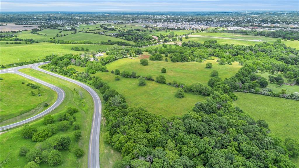 10700 Northeast Reinking Road Kansas City, MO 64156 - Photo 8 of 24