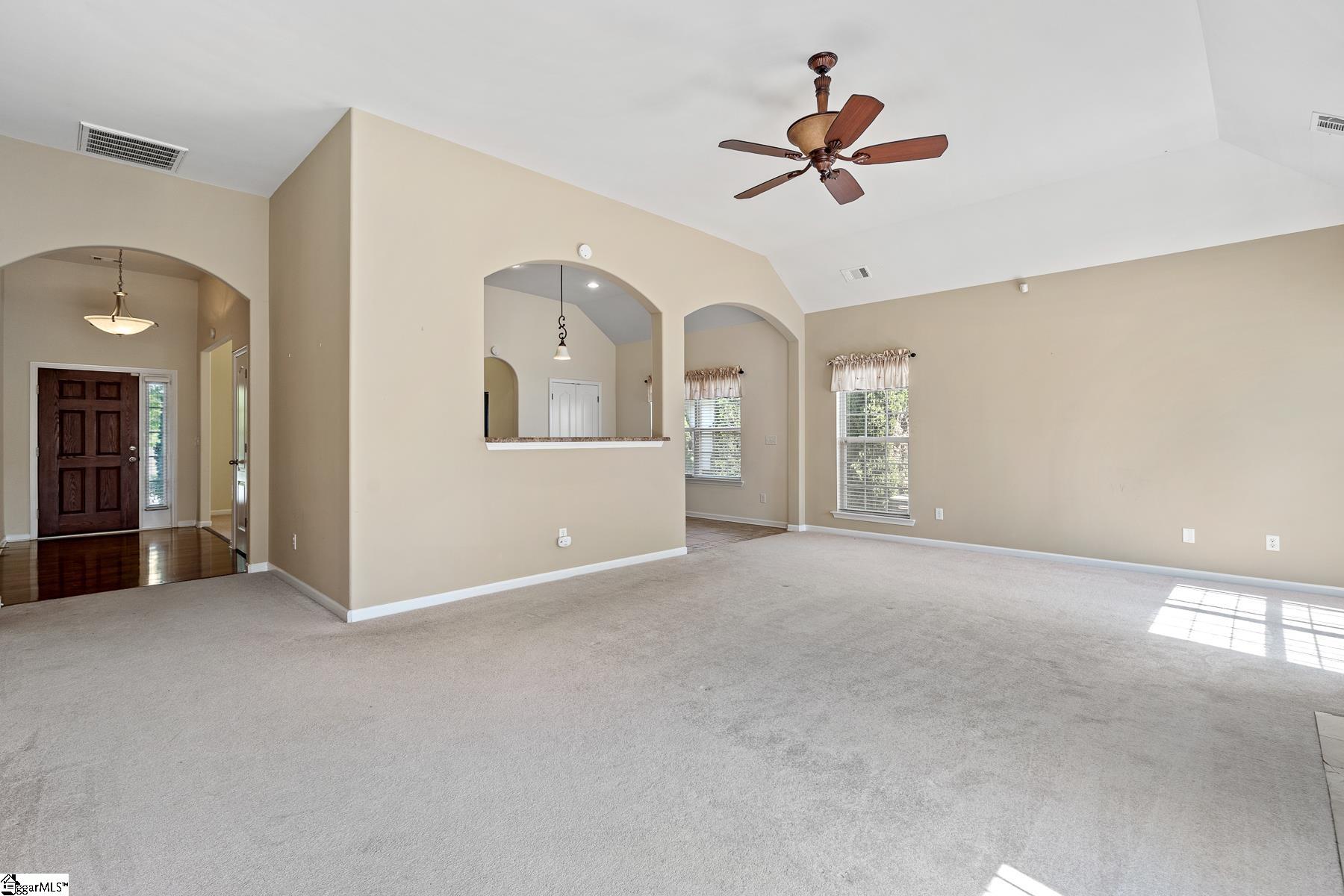 708 Center Road Taylors, SC 29687 - Photo 4 of 31 Gallery Image 4