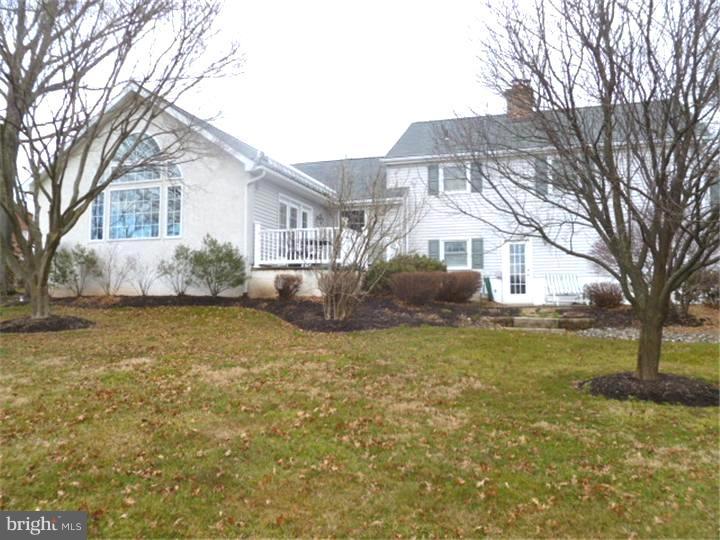 12 Lake Dr Spring Spring City, PA 19475 - Photo 3 of 25 Exterior Back