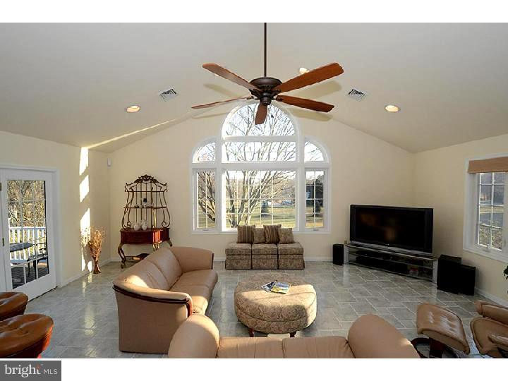 12 Lake Dr Spring Spring City, PA 19475 - Photo 9 of 25 Family Room