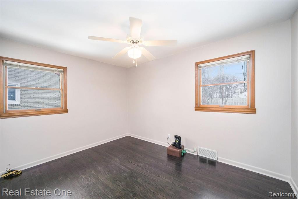 2711 Derby Road Troy, MI 48084 - Photo 17 of 26