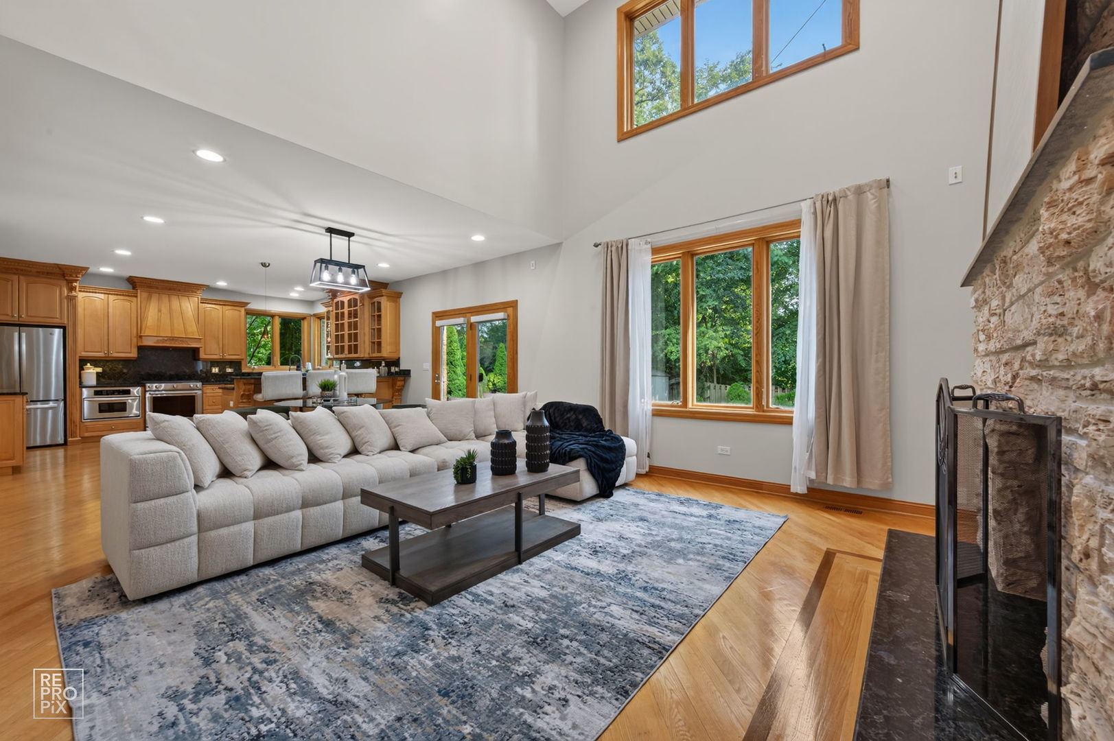1017 Red Oak Street Addison, IL 60101 - Photo 3 of 46 Gallery Image 3