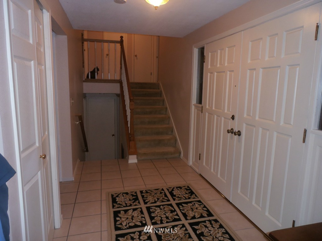22505 3rd Avenue Southeast Bothell, WA 98021 - Photo 3 of 14