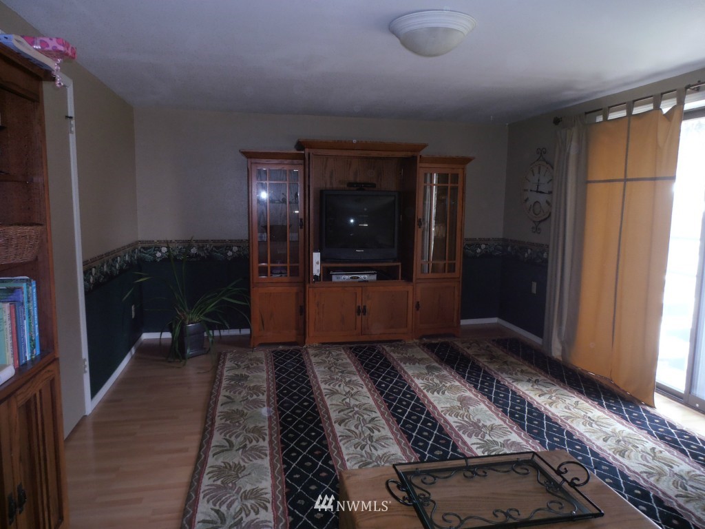 22505 3rd Avenue Southeast Bothell, WA 98021 - Photo 8 of 14