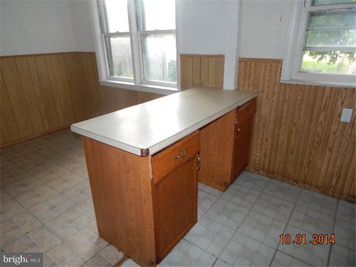1135 South Merrimac Road Camden, NJ 08104 - Photo 5 of 12