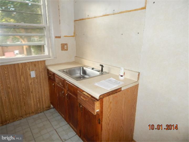1135 South Merrimac Road Camden, NJ 08104 - Photo 6 of 12