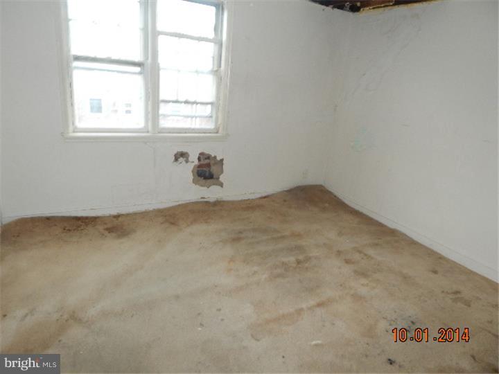 1135 South Merrimac Road Camden, NJ 08104 - Photo 7 of 12