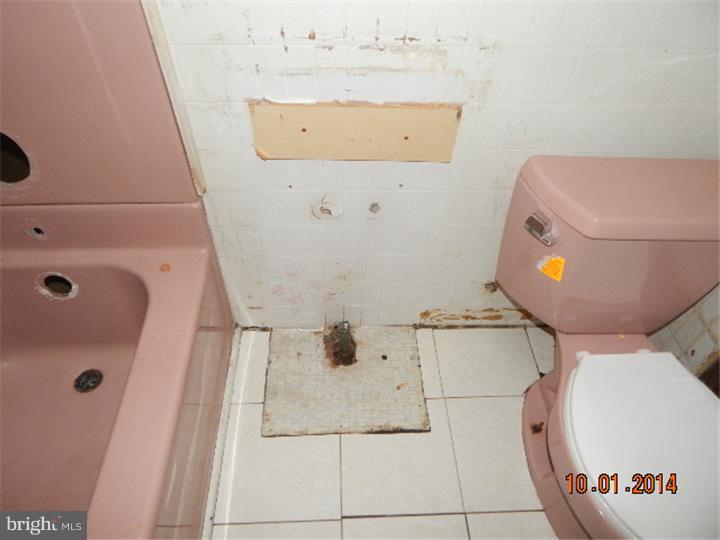 1135 South Merrimac Road Camden, NJ 08104 - Photo 9 of 12