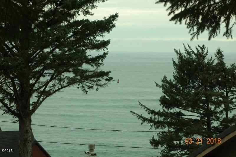 25 Southwest Briscoe Street Depoe Bay, OR 97341 - Photo 3 of 31 Tracy 031 (800x532)