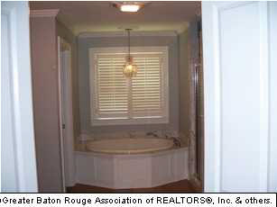 1527 Stuart Avenue Baton Rouge, LA 70808 - Photo 4 of 7 Gallery Image 4