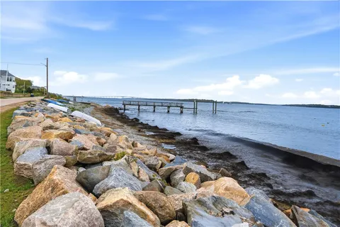 $800,000 | 10 What Cheer Road, Narragansett, RI 02882