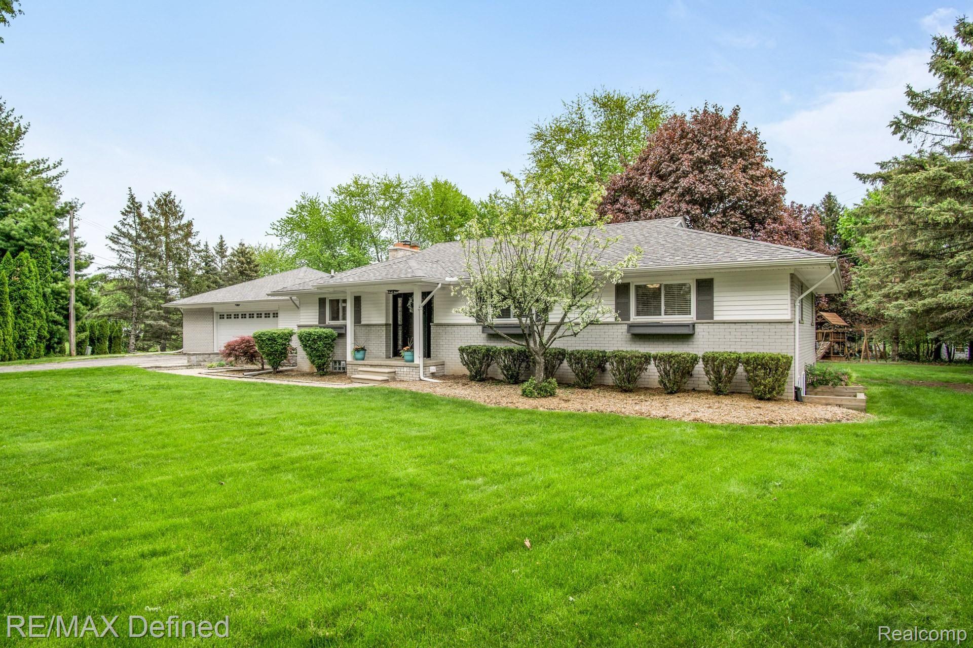 2947 Mohawk Lane Rochester, MI 48306 - Photo 32 of 37 2947-Mohawk-Cir-05.jpg