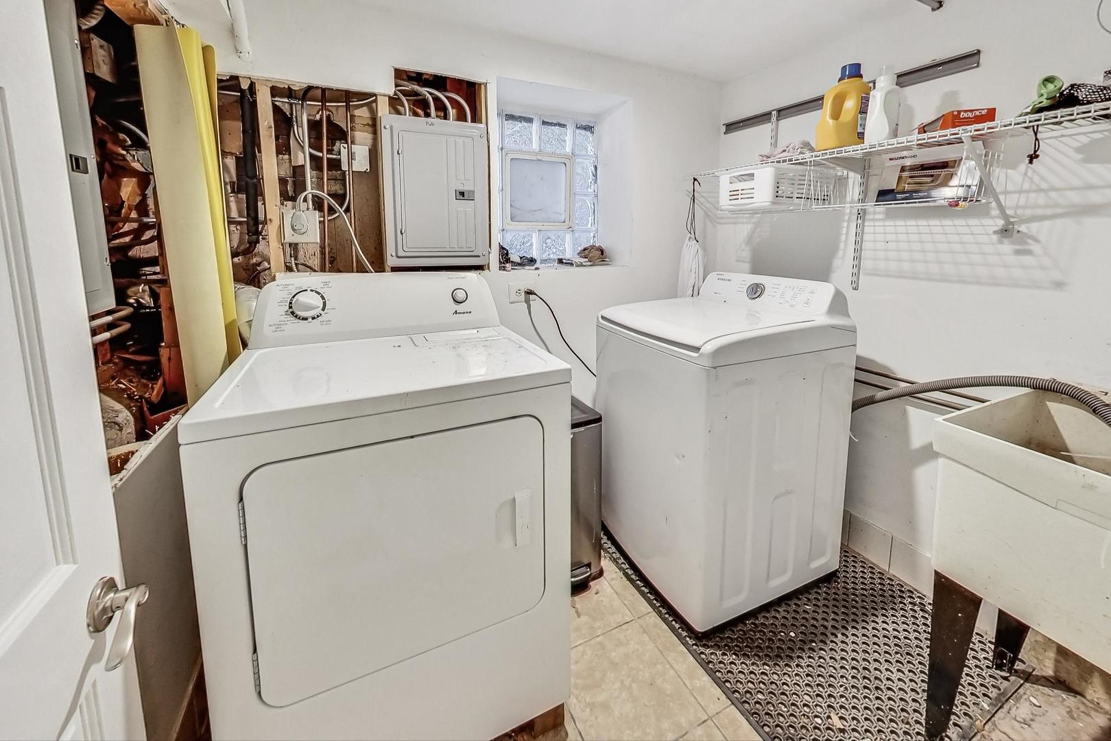 2524 North Ridgeway Avenue Chicago, IL 60647 - Photo 17 of 23 Gallery Image 17