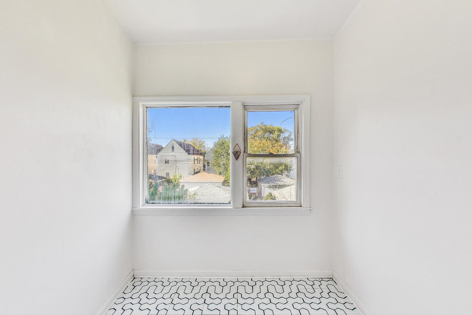2524 North Ridgeway Avenue Chicago, IL 60647 - Photo 8 of 23 Gallery Image 8