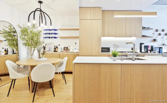 $1,599,000 | 98 Front Street, Unit 9J | DUMBO