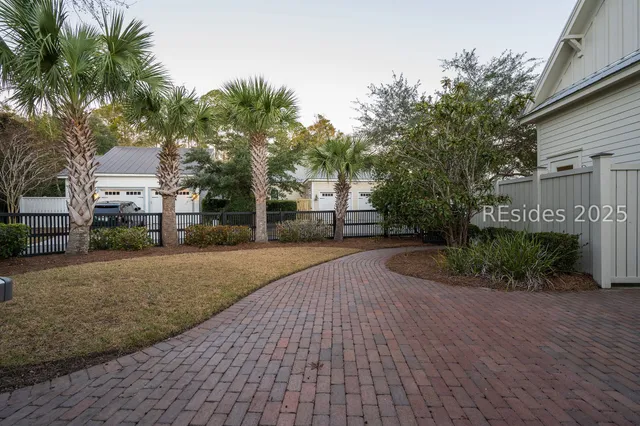 $2,095,000 | 8 Crossbow Road, Bluffton, SC 29910