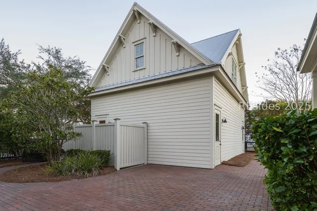 $2,095,000 | 8 Crossbow Road, Bluffton, SC 29910