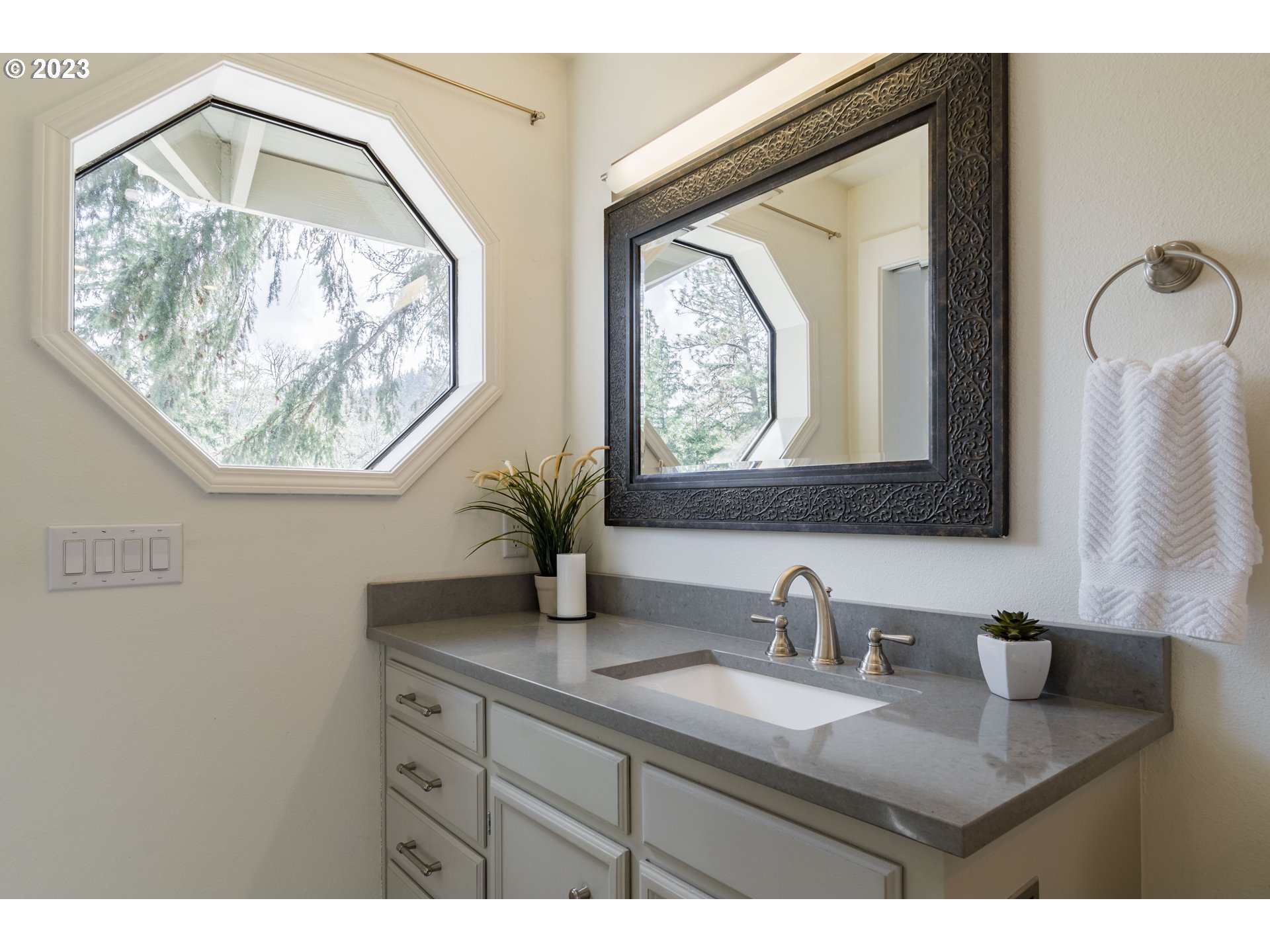 5130 Fox Hollow Road Eugene, OR 97405 - Photo 20 of 32 Gallery Image 20