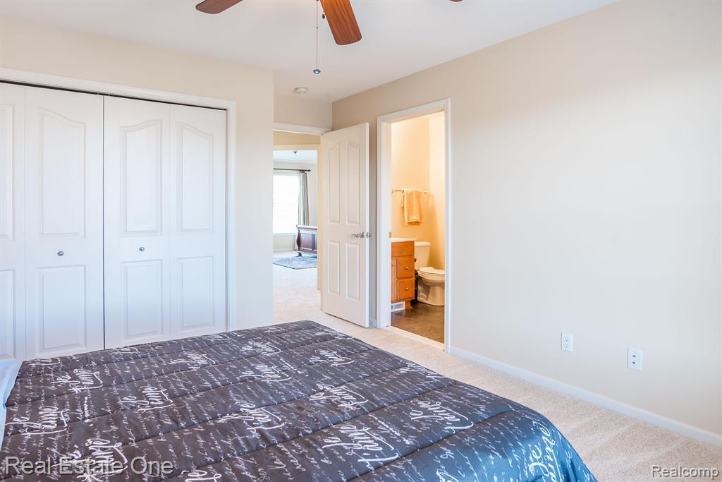 5942 Stonehaven Boulevard Rochester, MI 48306 - Photo 20 of 50
