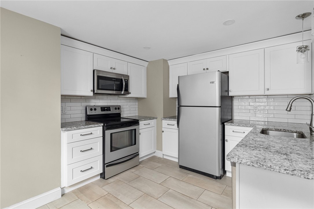 18 Edgehill Road Warwick, RI 02889 - Photo 11 of 28