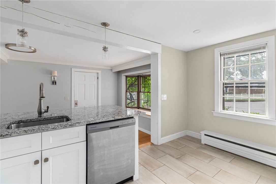 18 Edgehill Road Warwick, RI 02889 - Photo 13 of 28