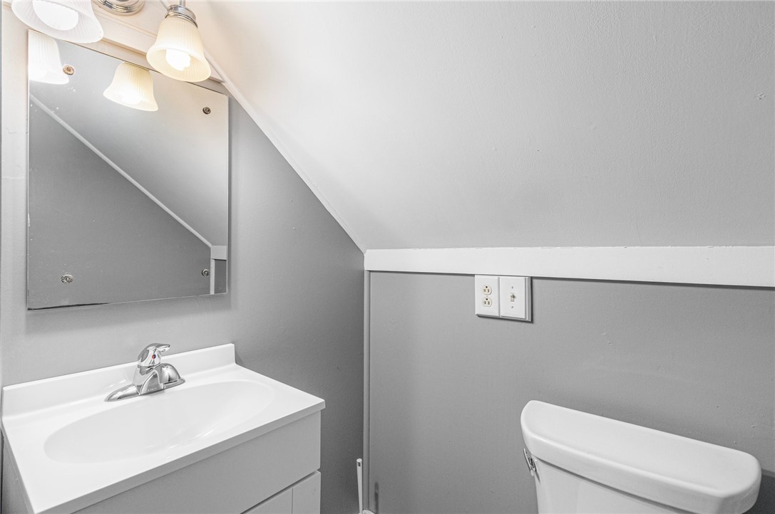 18 Edgehill Road Warwick, RI 02889 - Photo 23 of 28