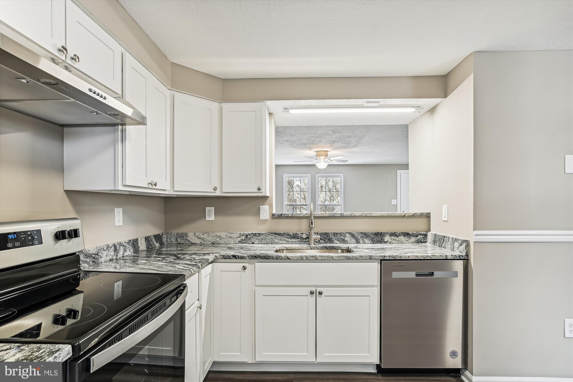 1266 Quaker Ridge Drive Arnold, MD 21012 - Photo 11 of 37 Kitchen