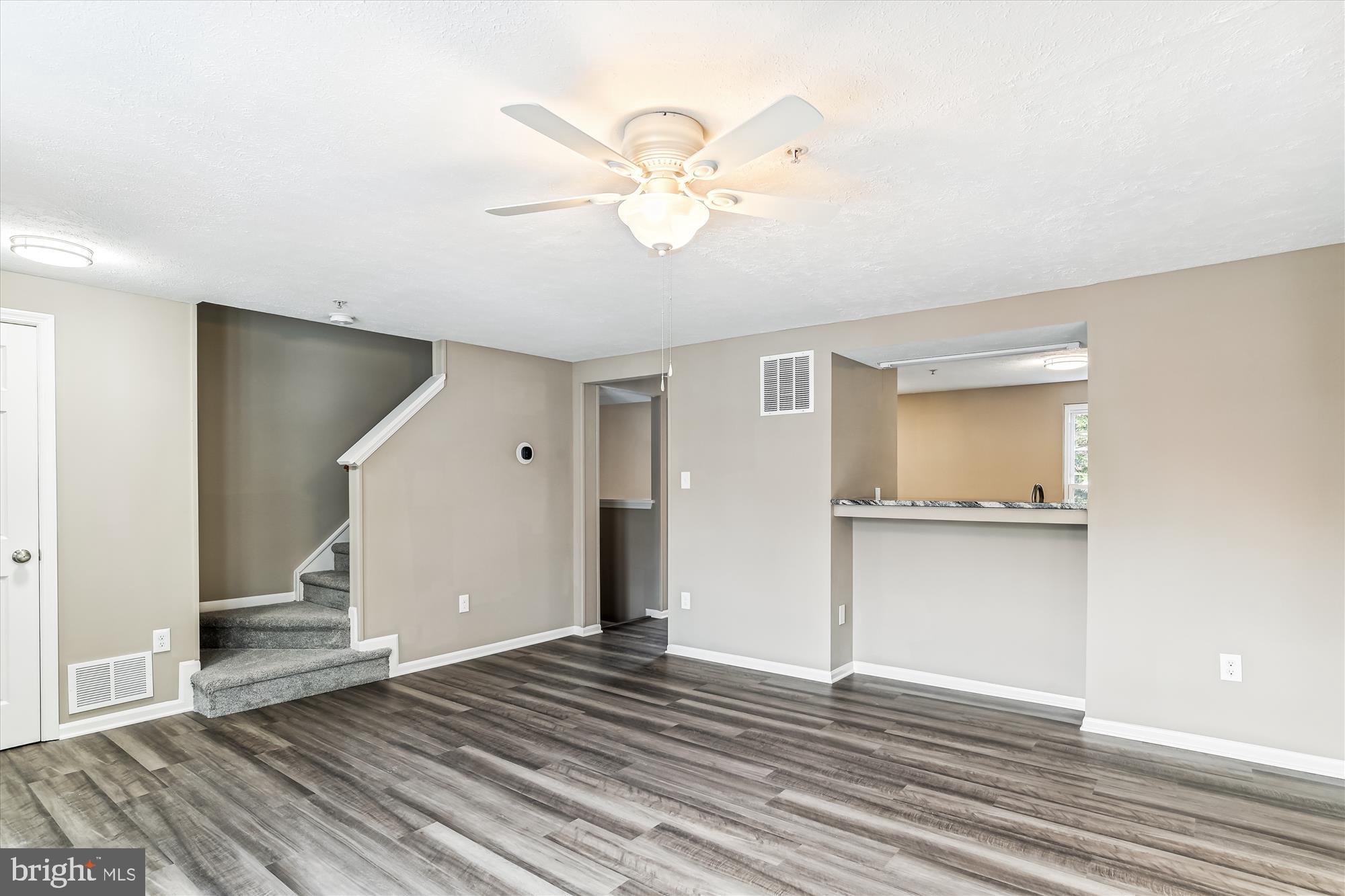 1266 Quaker Ridge Drive Arnold, MD 21012 - Photo 7 of 37 Living Room