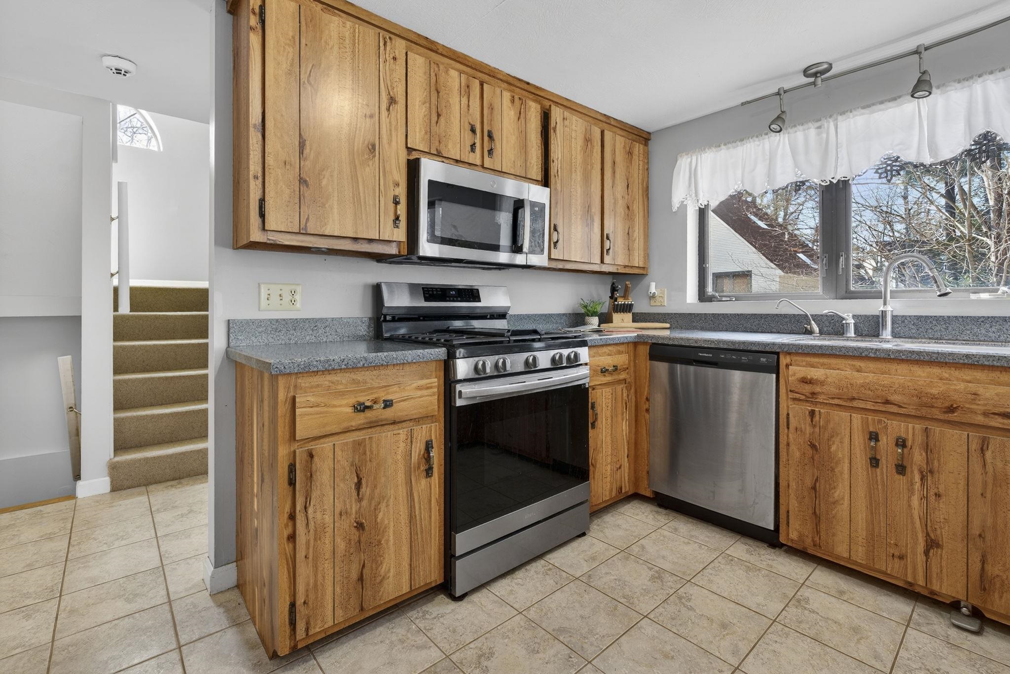 10 Owls Court Merrimack, NH 03054 - Photo 12 of 42