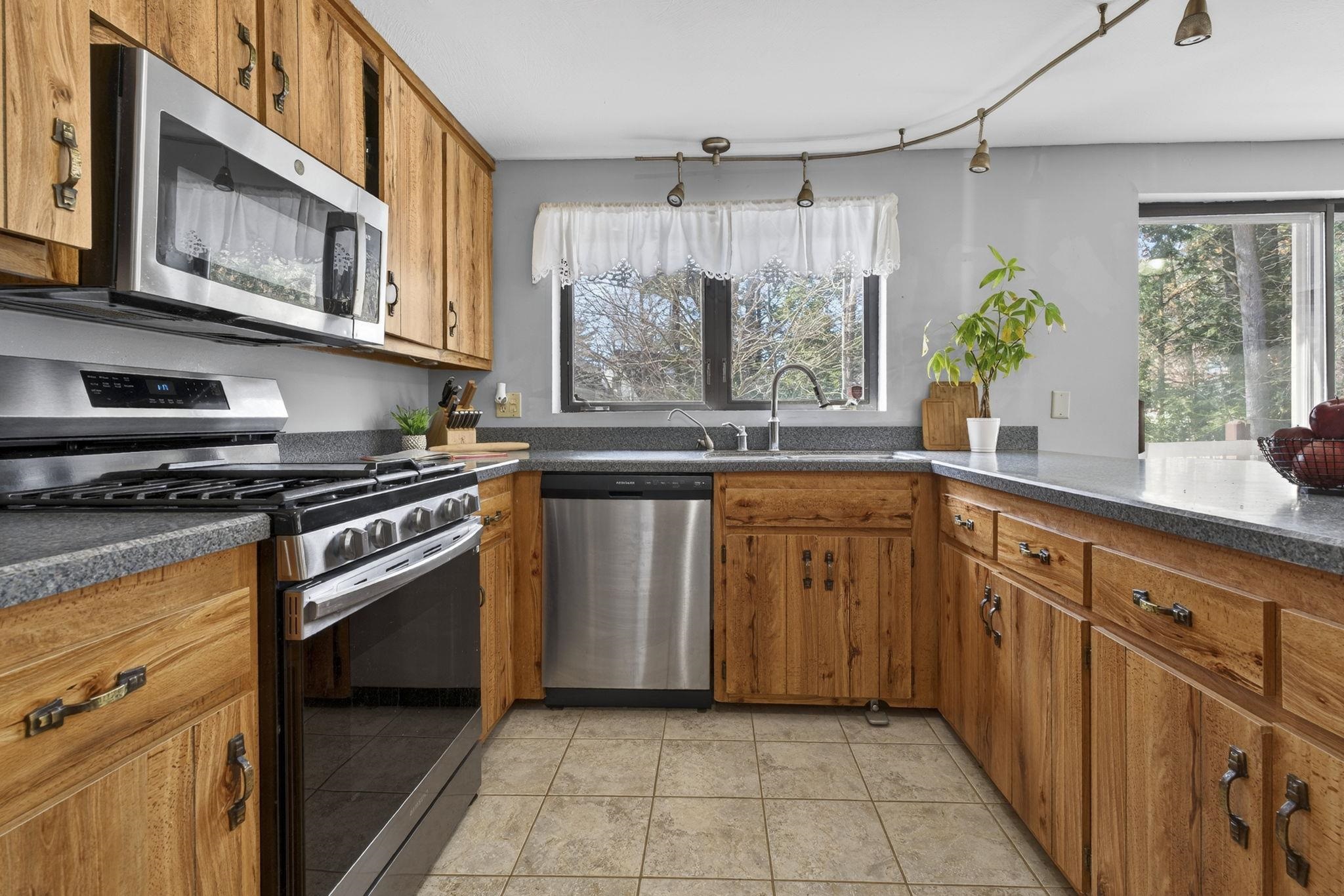 10 Owls Court Merrimack, NH 03054 - Photo 13 of 42