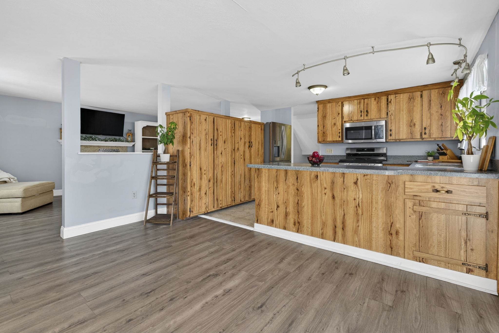 10 Owls Court Merrimack, NH 03054 - Photo 8 of 42