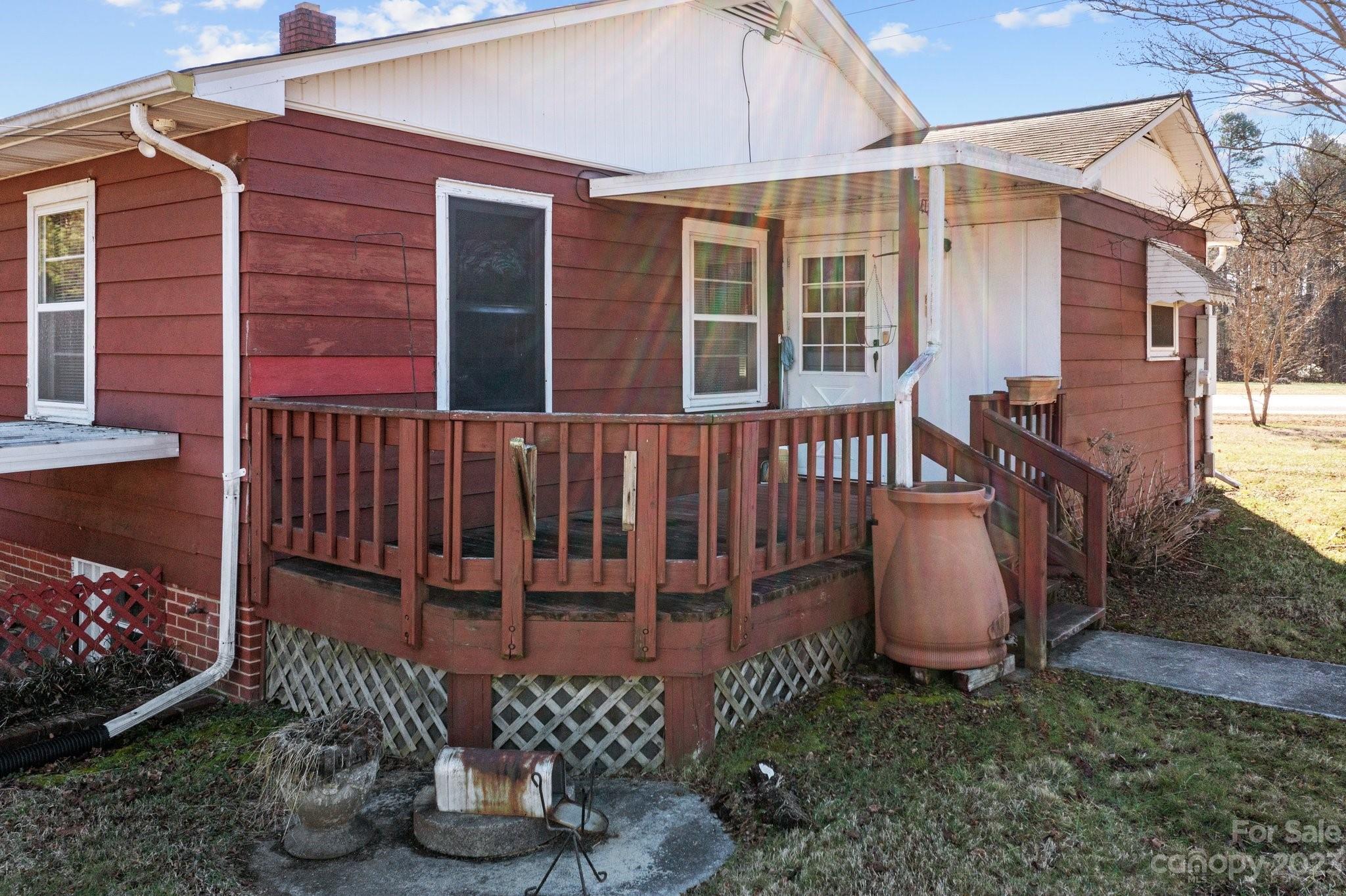 820 Thompson Road Salisbury, NC 28147 - Photo 5 of 48 a view of a chair and tables in the patio