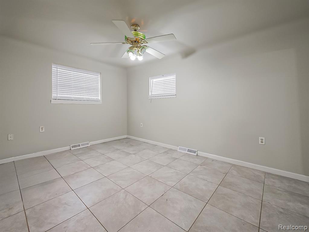 25323 Orchard Lake Road Farmington, MI 48336 - Photo 21 of 42