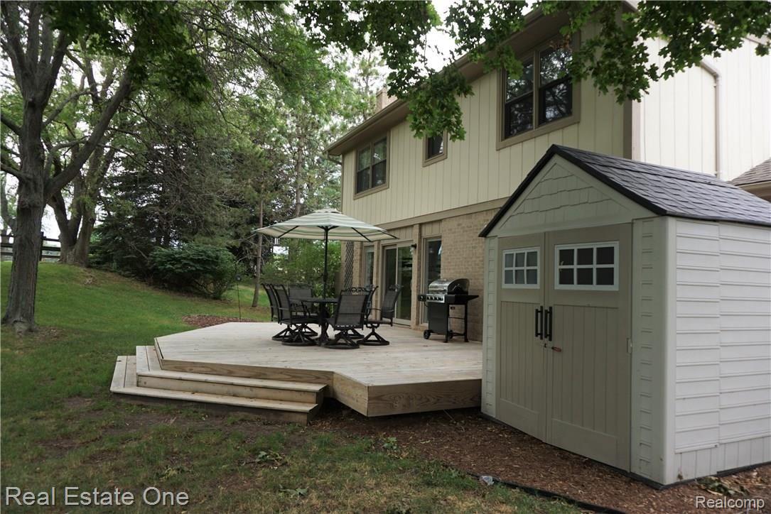 870 Ten Point Drive Rochester, MI 48309 - Photo 26 of 28 DSC05936 (2).JPG