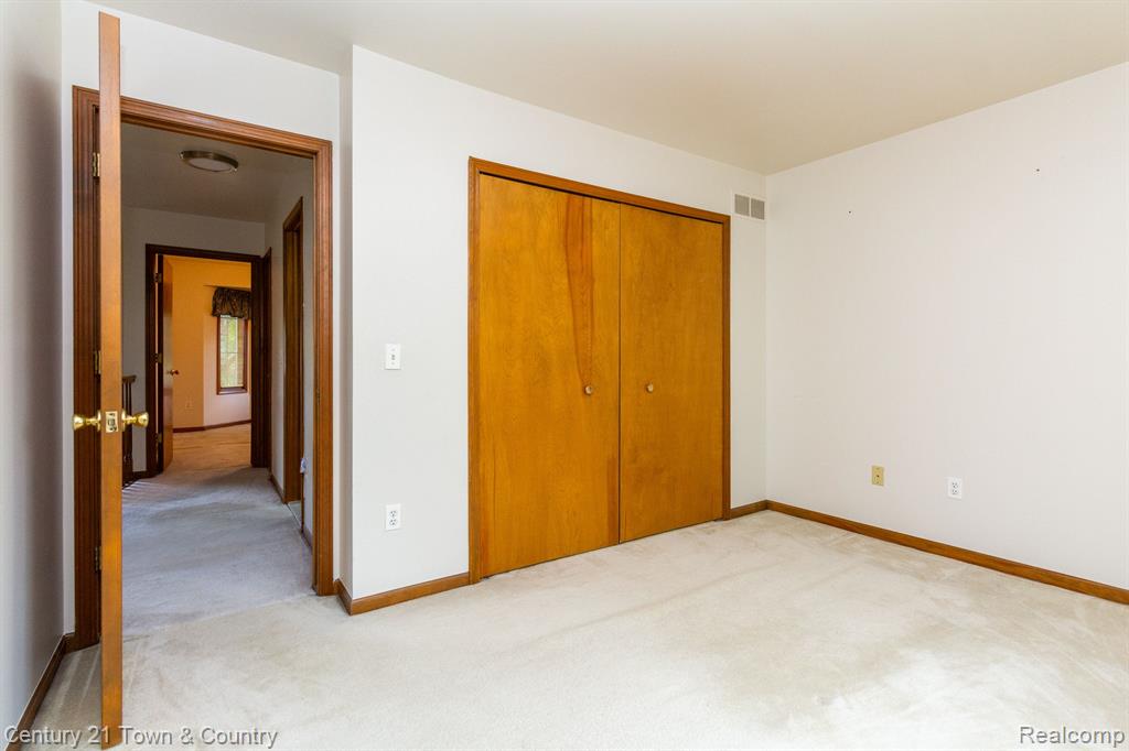 186 Windrift Rochester Hills, MI 48307 - Photo 34 of 46