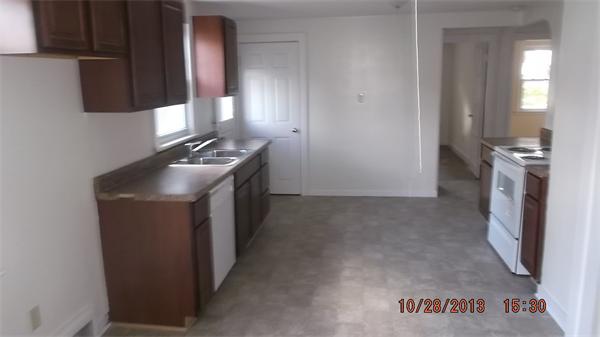 12 Standish Street Worcester, MA 01604 - Photo 4 of 12 Gallery Image 4