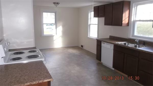 12 Standish Street Worcester, MA 01604 - Photo 5 of 12 Gallery Image 5
