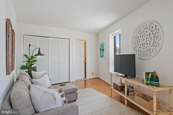 $3,200 | 100 Severn Avenue, Unit 206, Annapolis, MD 21403