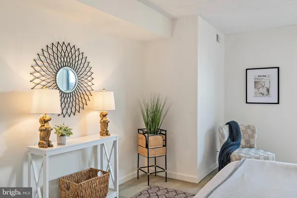 $3,200 | 100 Severn Avenue, Unit 206, Annapolis, MD 21403