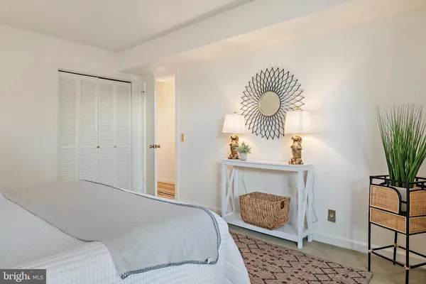 $3,200 | 100 Severn Avenue, Unit 206, Annapolis, MD 21403