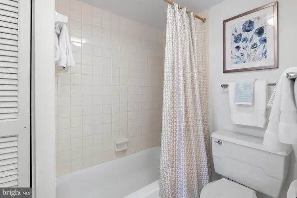 $3,200 | 100 Severn Avenue, Unit 206, Annapolis, MD 21403