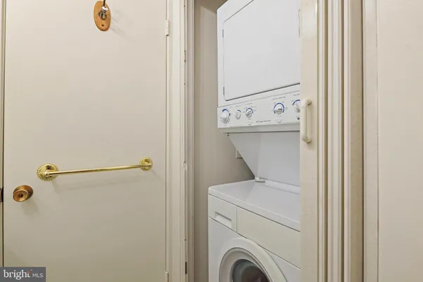 $3,200 | 100 Severn Avenue, Unit 206, Annapolis, MD 21403