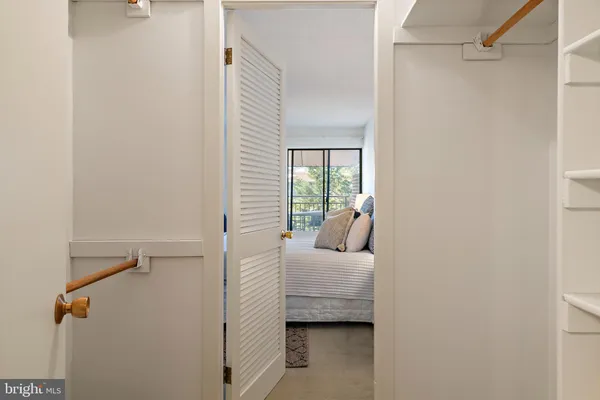 $3,200 | 100 Severn Avenue, Unit 206, Annapolis, MD 21403