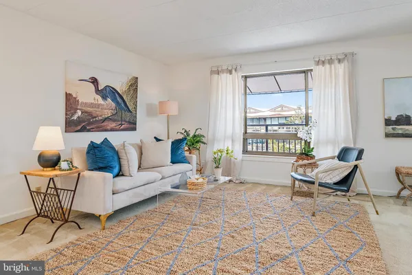 $3,200 | 100 Severn Avenue, Unit 206, Annapolis, MD 21403