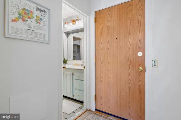 $3,200 | 100 Severn Avenue, Unit 206, Annapolis, MD 21403