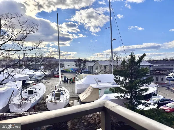 $3,200 | 100 Severn Avenue, Unit 206, Annapolis, MD 21403