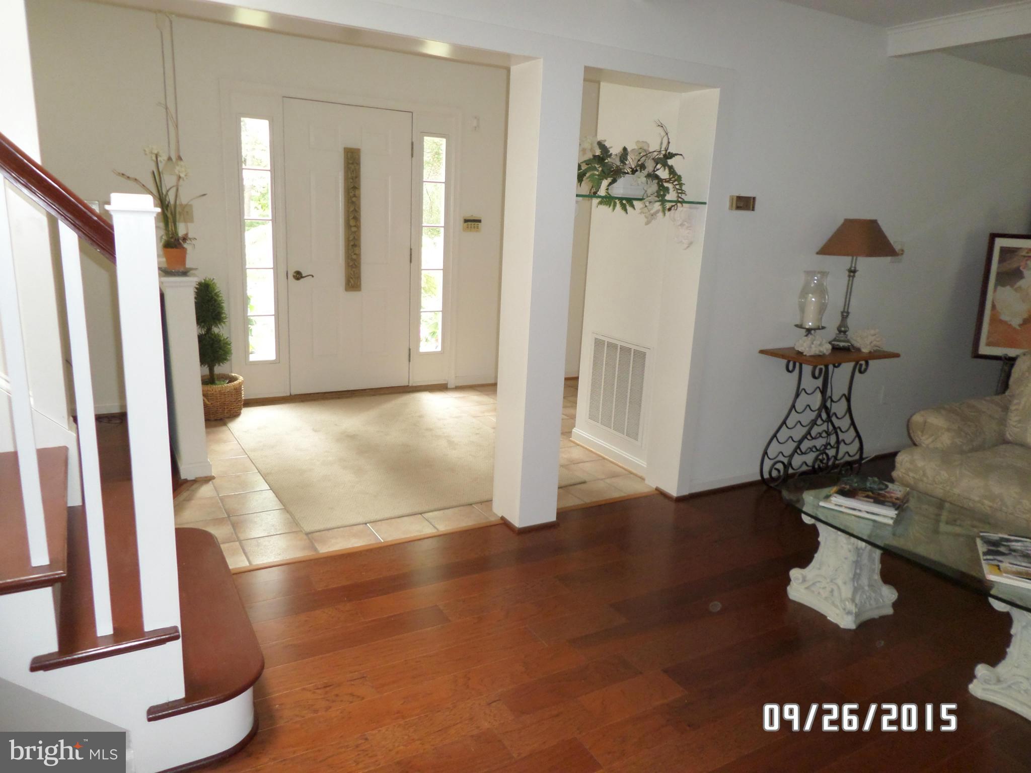2976 Friends Road Annapolis, MD 21401 - Photo 5 of 30 foyer