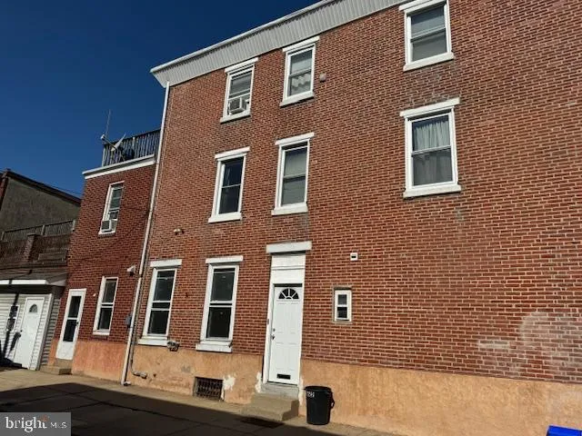 $1,550 | 1622 South Front Street, Unit 2, Philadelphia, PA 19148