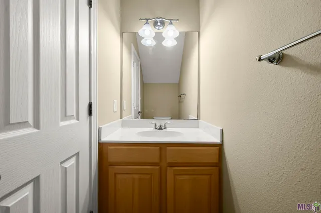 $210,000 | 4000 Lake Beau Pre Boulevard, Unit 2, Baton Rouge, LA 70820