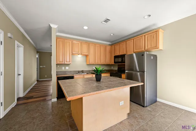 $210,000 | 4000 Lake Beau Pre Boulevard, Unit 2, Baton Rouge, LA 70820